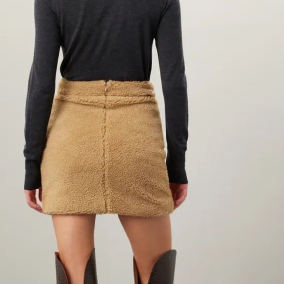 Aliette Women’s Sherpa Faux Fur Mini Skirt Tan Lined New w/o tag size 10 - Picture 2 of 16